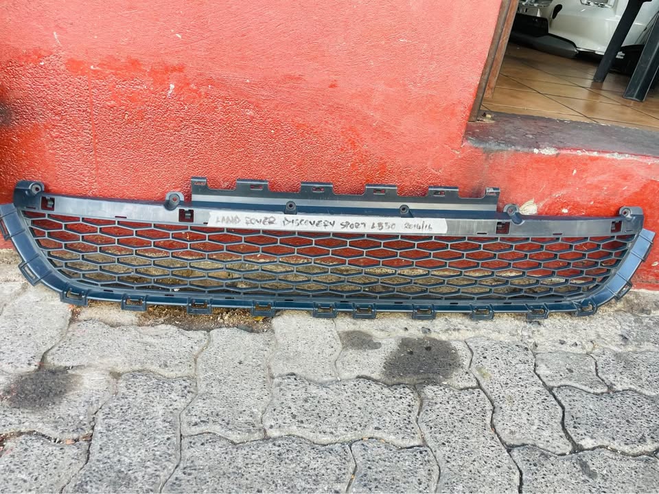 Land Rover Discovery Sport L550 grill 2015/16 - Private Seller