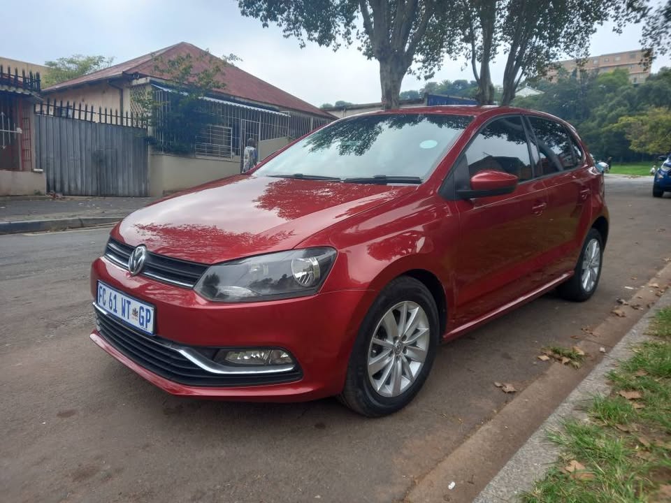 2017 VW Polo 6, 1.2 Tsi Comfortline Petrol, Manual, Maroon, 83000kms