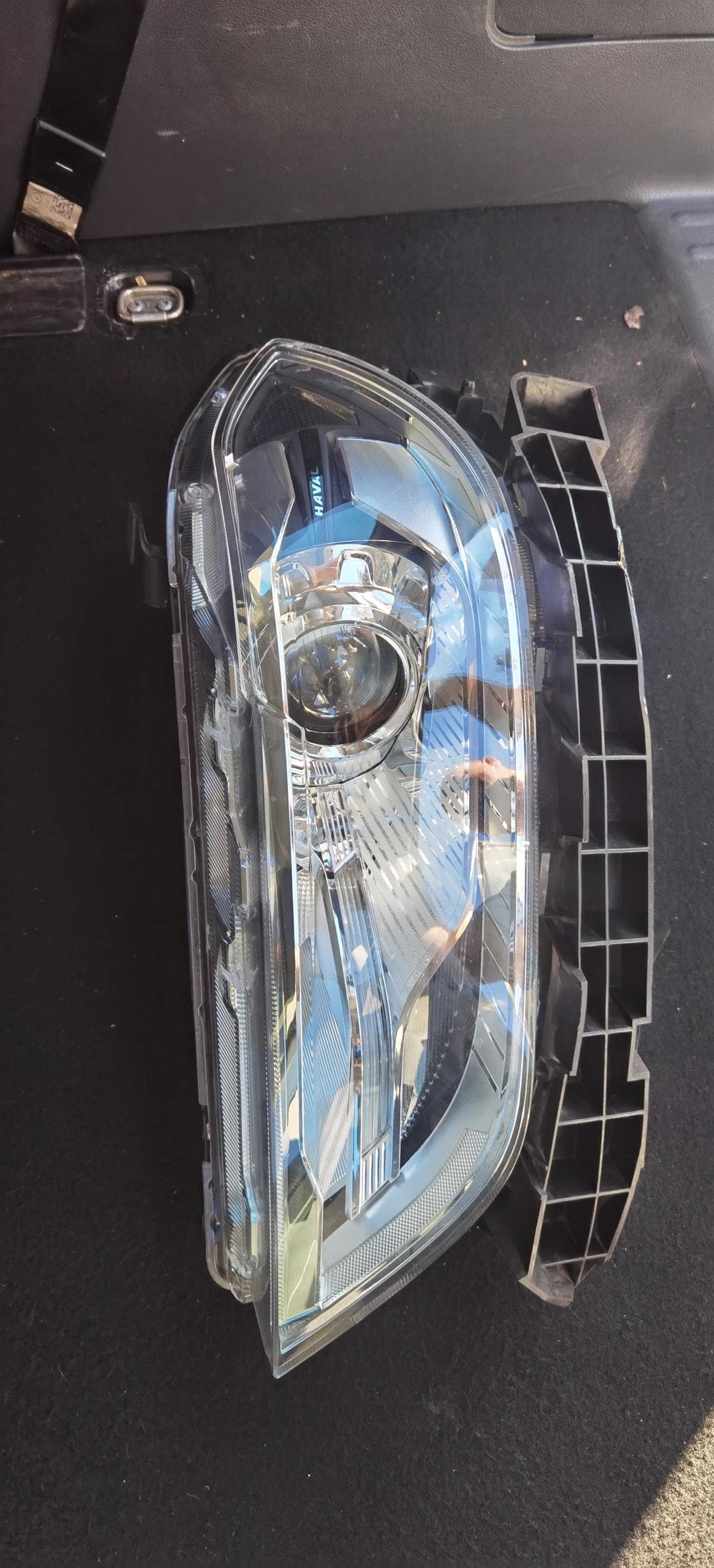 2020 - 2022 Haval H2 Left LED Headlight + Module + Bracket - Private Seller 2020 - 2022 Haval H2 Left LED Headlight + Module + Bracket - Private Seller