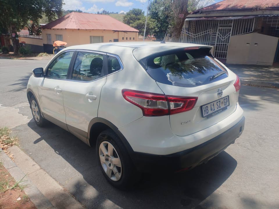 2016 Nissan Qashqai 1.2 Turbo Petrol, Manual, White Color, Mileage