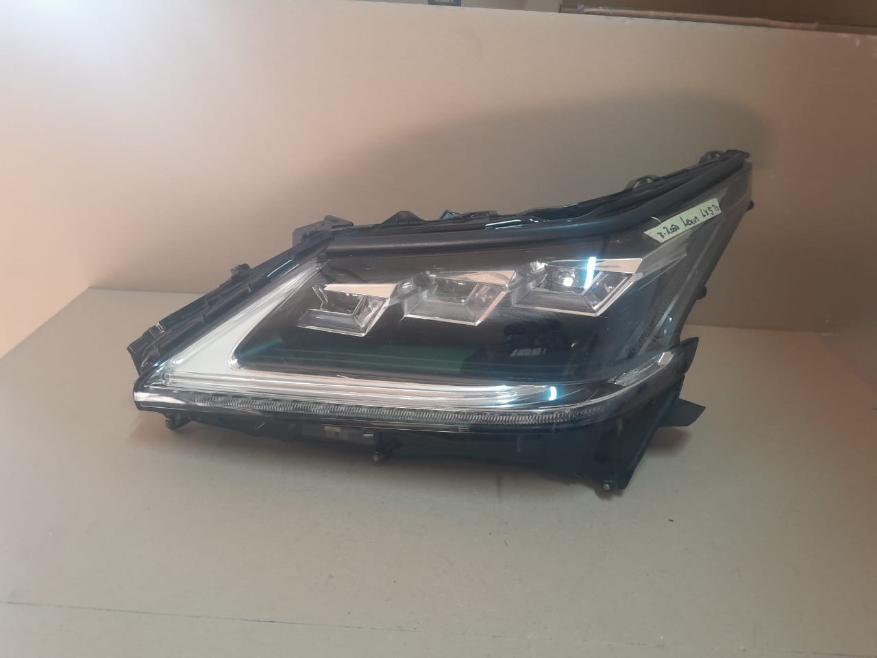 2018-2020 LEXUS LX570 LEFT SIDE HEADLIGHT FOR SALE - Private Seller 2018-2020 LEXUS LX570 LEFT SIDE HEADLIGHT FOR SALE - Private Seller