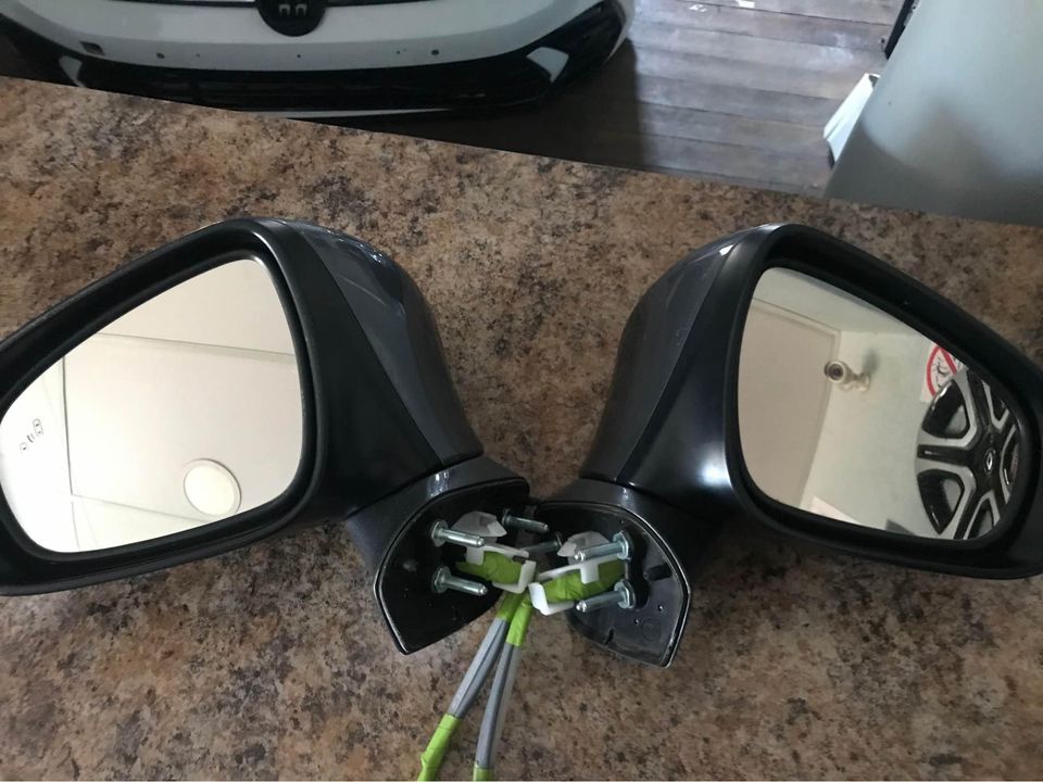 2014 Lexus electric side mirrors - Private Seller 2014 Lexus electric side mirrors - Private Seller