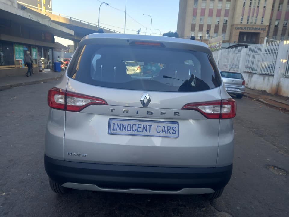 2024 RENAULT TRIBER 1.0 PETROL,  MANUAL, SILVER COLOR, MILEAGE 3000