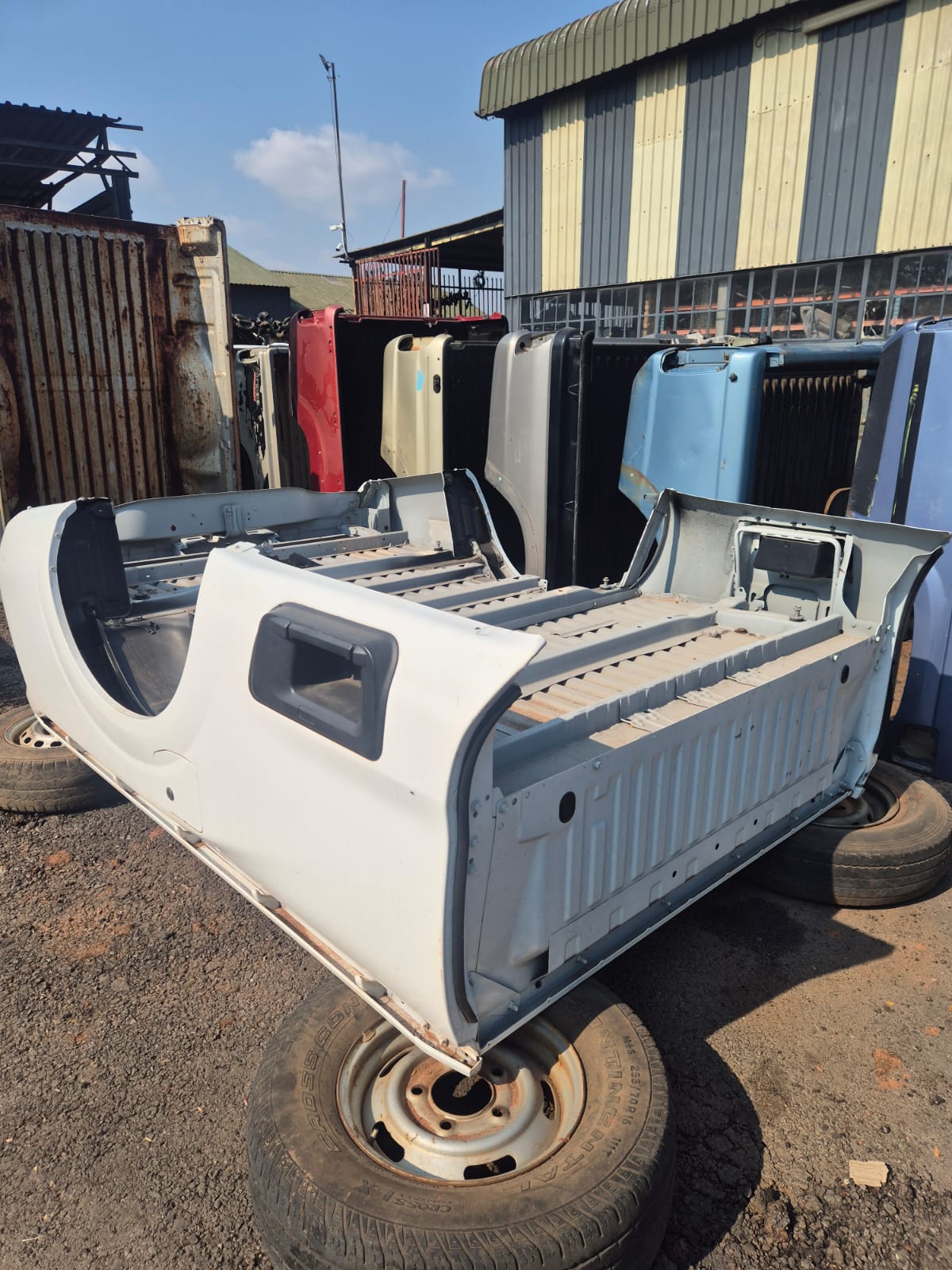 Nissan navara loading bin new R12500 - Private Seller Nissan navara loading bin new R12500 - Private Seller
