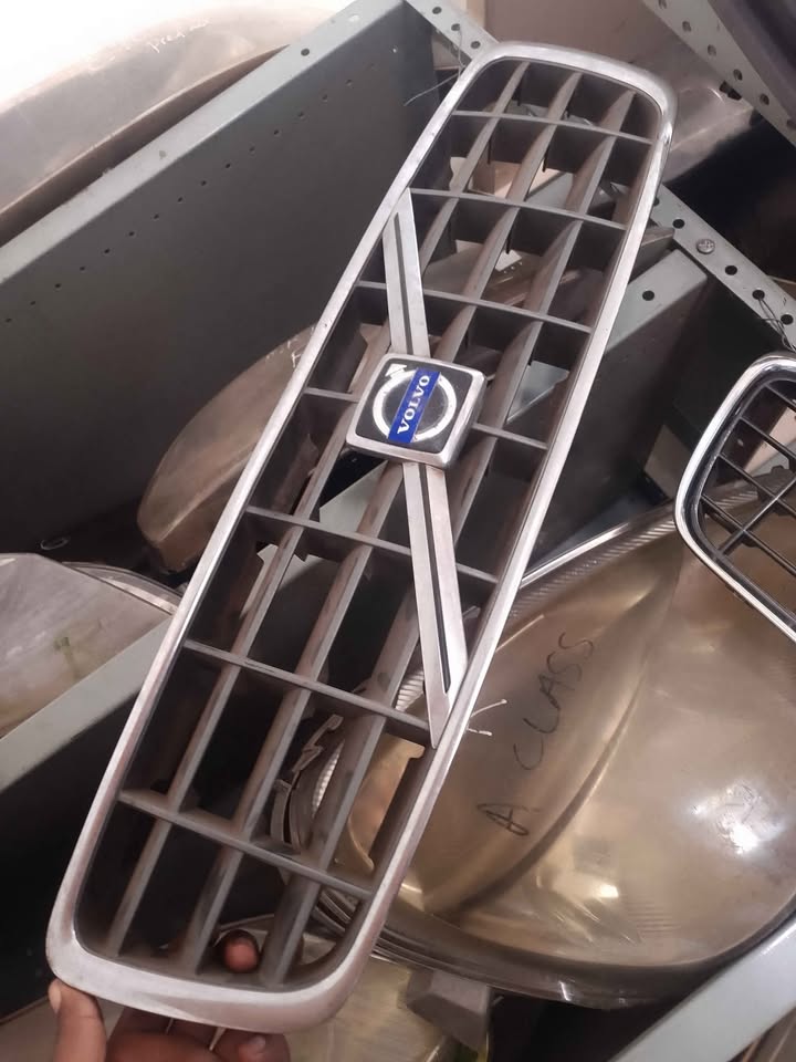 2001-2004 VOLVO XC70 BUMPER GRILL ENGINE FOR SALE DELIVERY AVAILABLE - Private Seller 2001-2004 VOLVO XC70 BUMPER GRILL ENGINE FOR SALE DELIVERY AVAILABLE - Private Seller