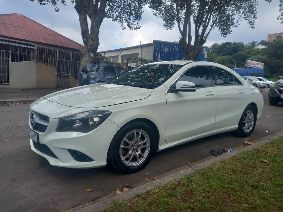 2012 Mercedes Benz CLA 200 Automatic, White,  Service history Reverse Camera and Sen