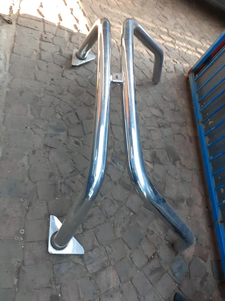 Toyota hilux d4d double cab chrome roll bar available @Circle 7 Used Parts Call/WhatsApp Carl - Private Seller