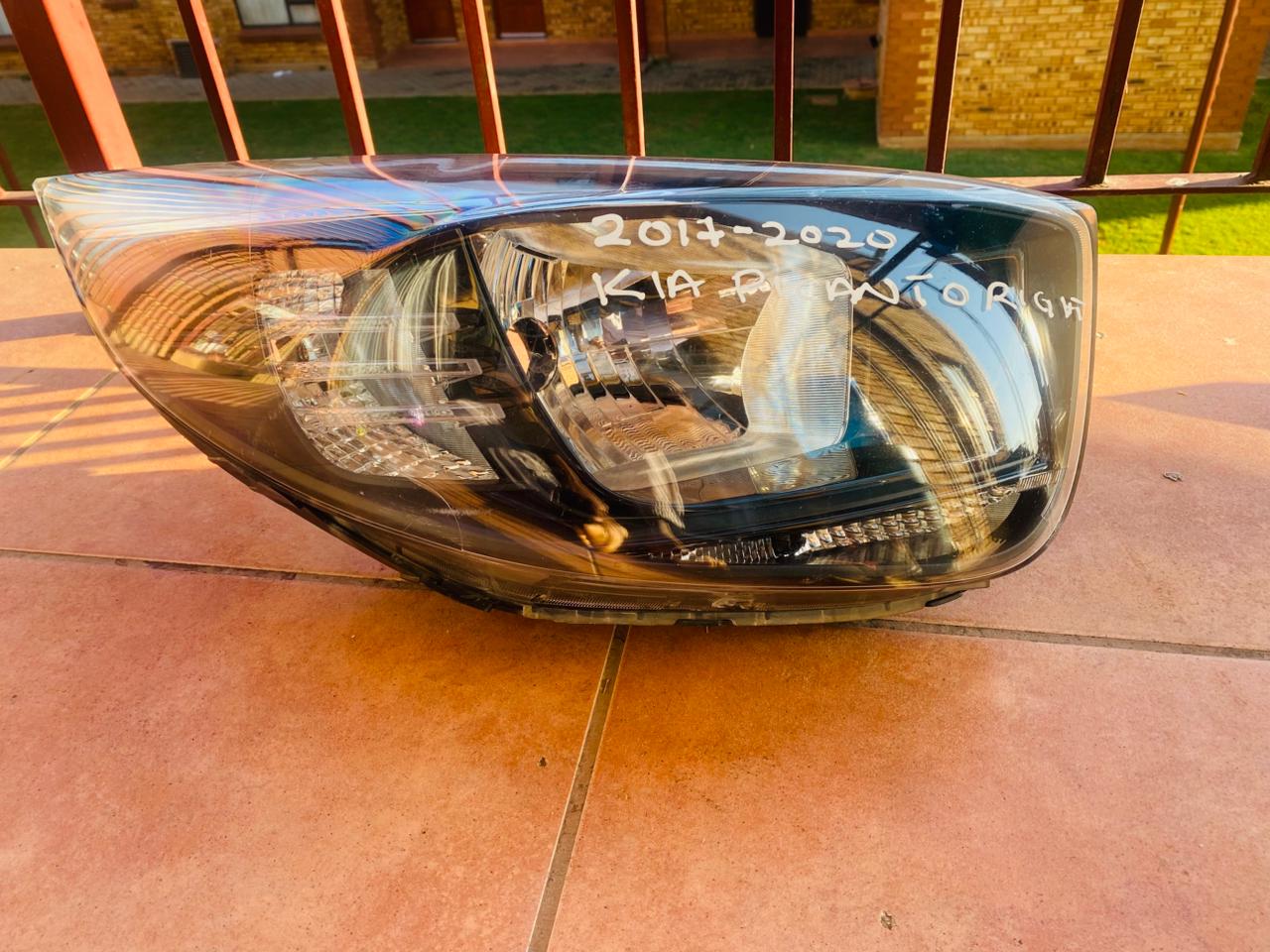 2017-2020 Kia picanto right headlight for sale very clean - Private Seller 2017-2020 Kia picanto right headlight for sale very clean - Private Seller