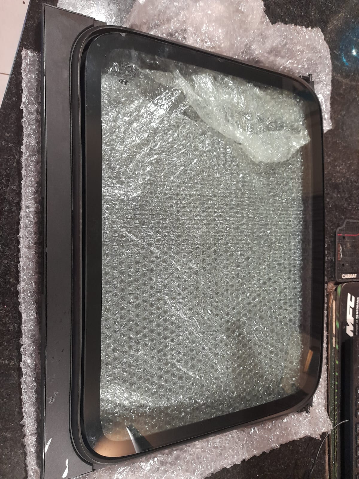 Hyundai Staria Slide Door Glass - Private Seller Hyundai Staria Slide Door Glass - Private Seller