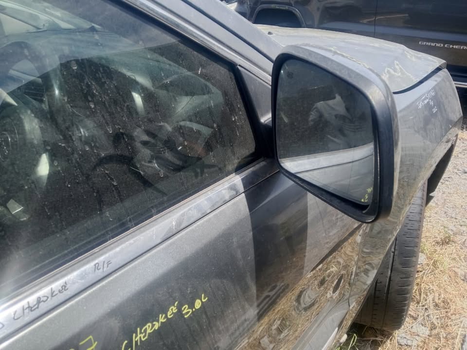 JEEP GRAND CHEROKEE 3L 2012 NOW STRIPPING FOR SPARES FOR SALE - Private Seller