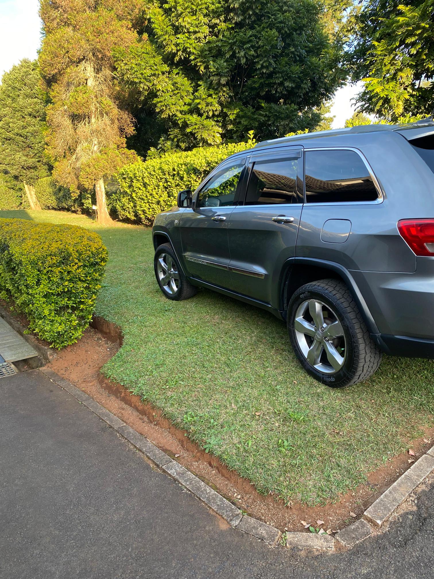 Used 2011 Jeep Grand Cherokee 3.6L Overland - Private Seller Used 2011 Jeep Grand Cherokee 3.6L Overland - Private Seller