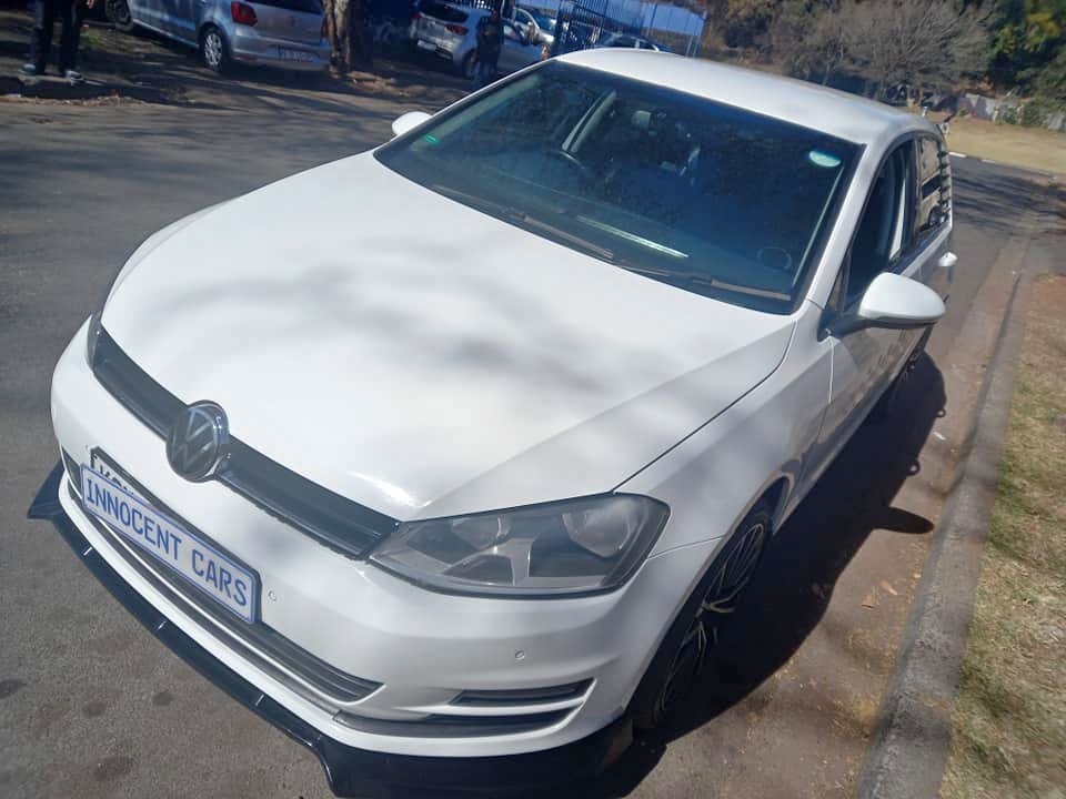 USED 2014 VW GOLF 7 TSI 1.4 PETROL, AUTOMATIC LEATHER SEATS, WHITE COLOR, MILEAGE