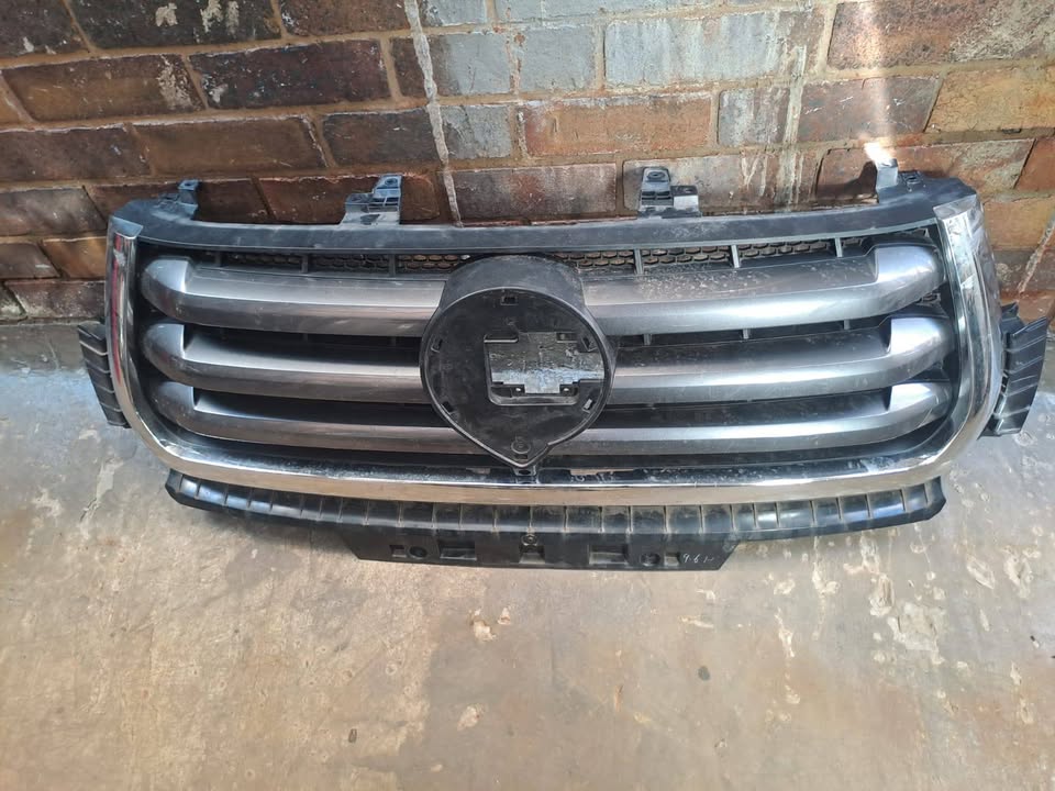 2019 - 2024 GWM STEED BAKKIE FRONT GRILLE R10 - Private Seller 2019 - 2024 GWM STEED BAKKIE FRONT GRILLE R10 - Private Seller