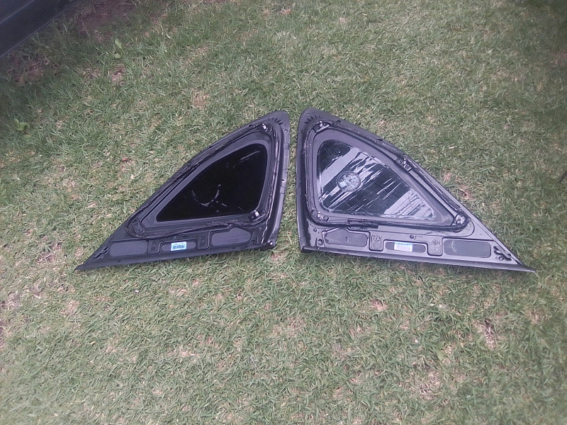 2020 HYUNDAI TUCSON LEFT AND RIGHT REAR QUARTER GLASSES FOR SALE - Private Seller