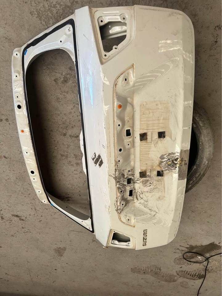 Suzuki vitara breeza / Toyota urban cruiser tailgate - Private Seller Suzuki vitara breeza / Toyota urban cruiser tailgate - Private Seller