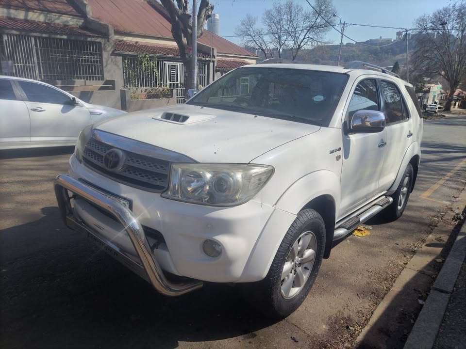 2011 Toyota fortuner 3.0 D4D Automatic