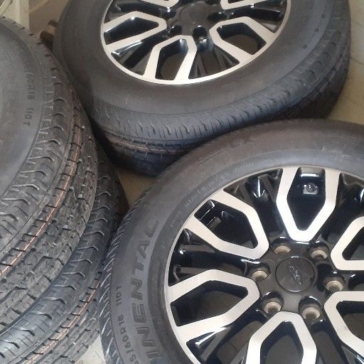 Thunder rims black and silver color rims
