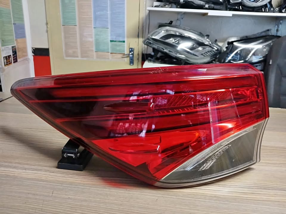 2018 TOYOTA FORTUNER TAIL LIGHT IN PRESTINE CONDITION - Private Seller 2018 TOYOTA FORTUNER TAIL LIGHT IN PRESTINE CONDITION - Private Seller