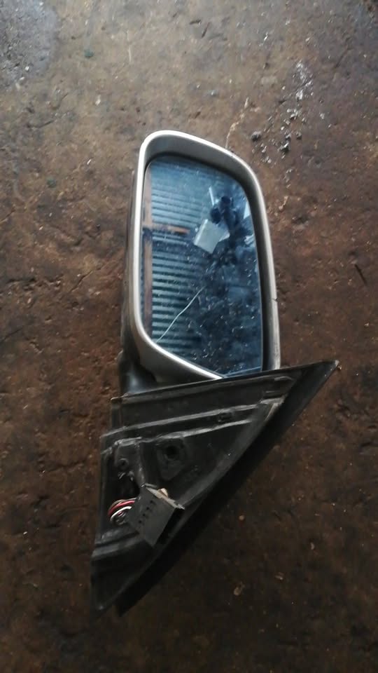 AUDI A6 C5 LEFT MIRROR FOR SALE - Private Seller