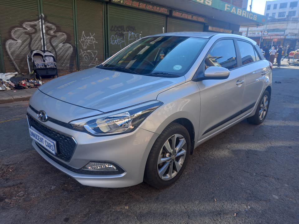 2017 HYUNDAI i20 1.2 PETROL, AUTOMATIC TRANSMISSION, SILVER COLOR