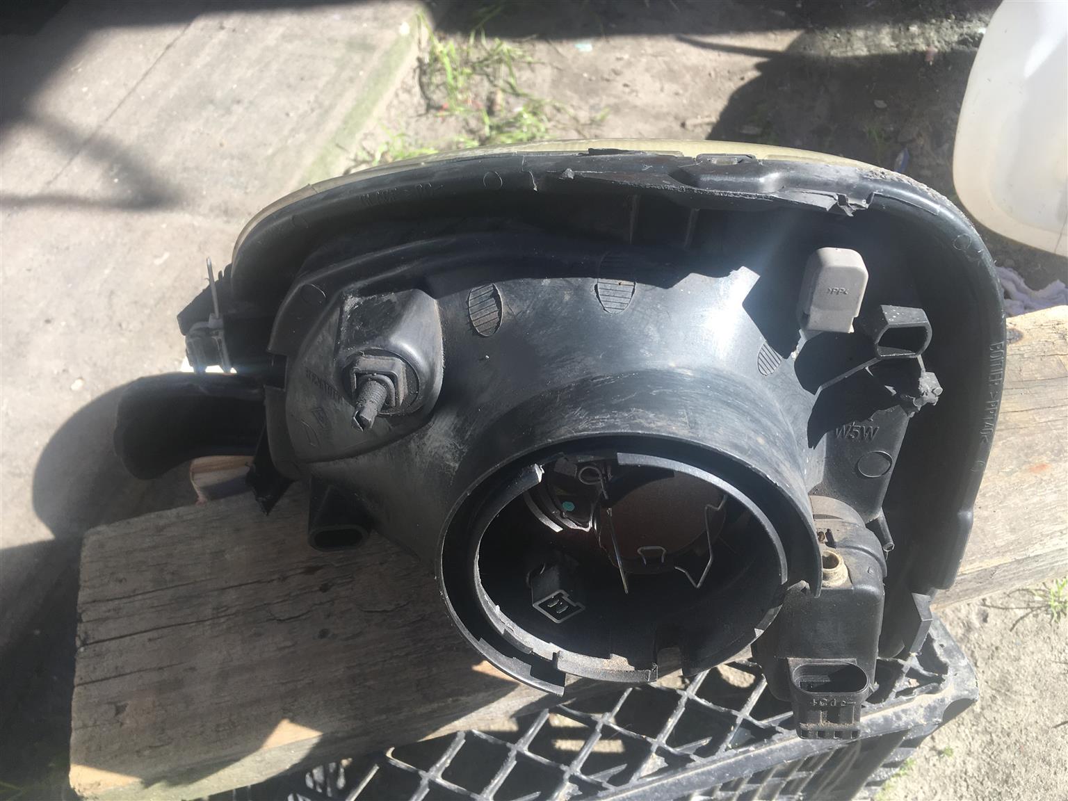 Renault kangoo headlight for sale Driver side - Private Seller Renault kangoo headlight for sale Driver side - Private Seller