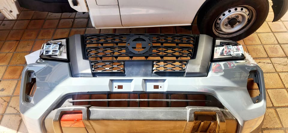 Nissan Navara new shape bumper and headlight super clean - Private Seller Nissan Navara new shape bumper and headlight super clean - Private Seller