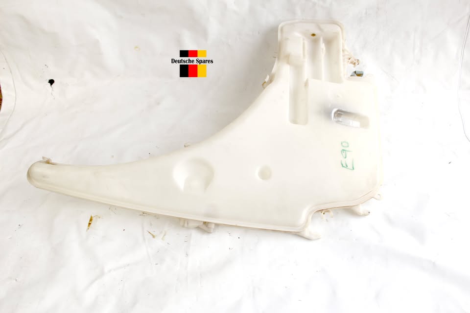 BMW E90 320d,325i WINDSCREEN WASHER BOTTLE WITH PUMP OEM:7124231 - Private Seller