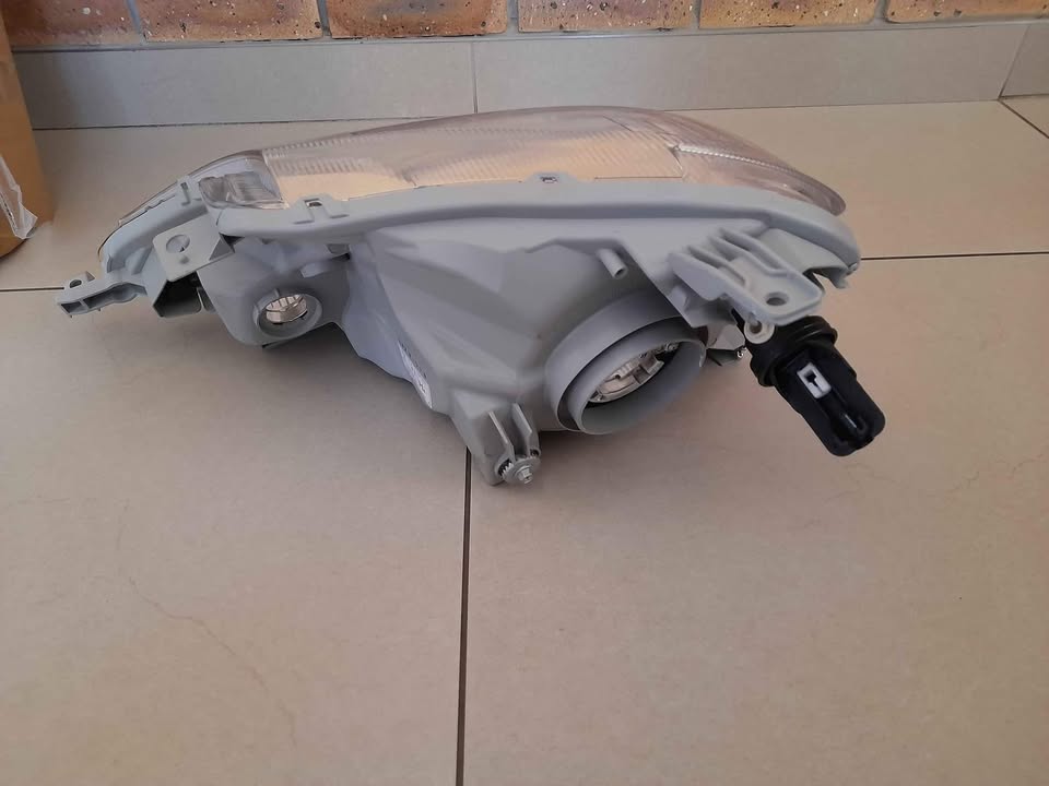 TOYOTA ETIOS FACELIFT 2013 /19 NEW HEADLIGHTS CHROME TYPE SALE