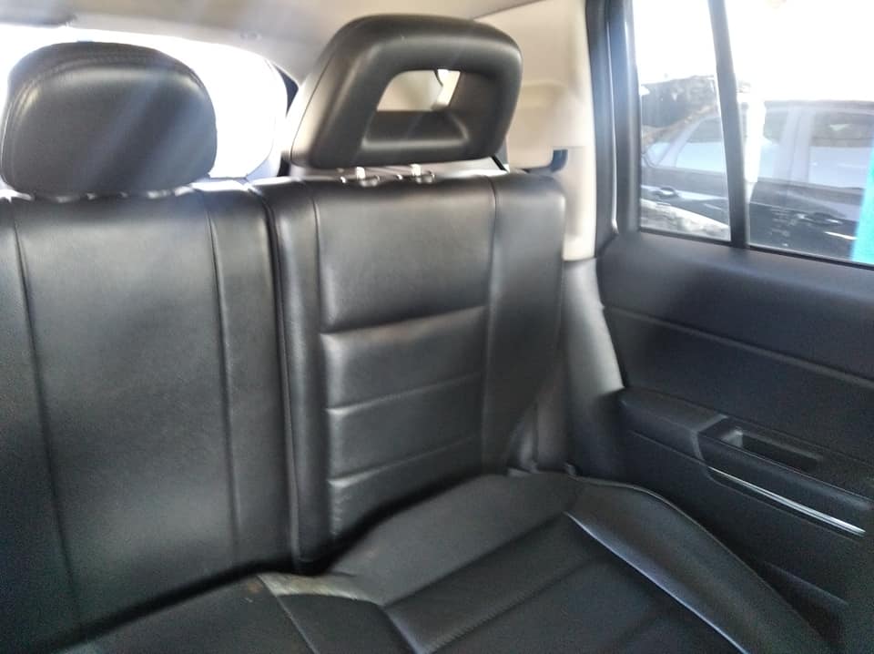 Jeep limited engine starts accident damaged - Private Seller Jeep limited engine starts accident damaged - Private Seller
