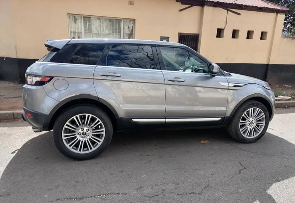 2012 RANGE ROVER EVOQUE AUTOMATIC TRANSMISSION IN EXCELLENT CONDITION