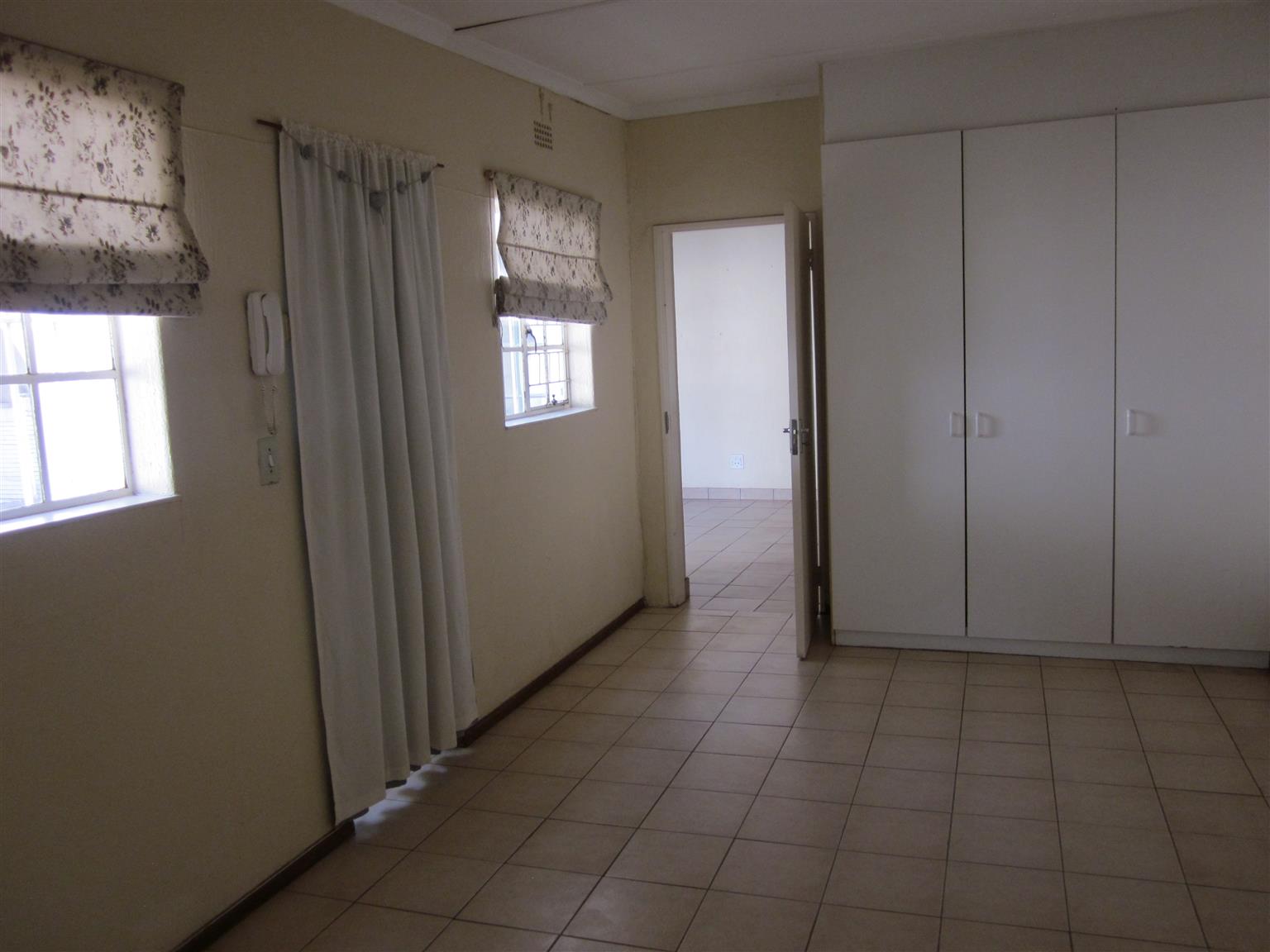 Spacious 1 Bedroom Cottage To Let Auckland Park Melville Junk Mail