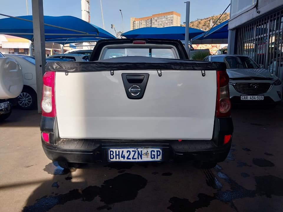 2012 NISSAN NP 200 1.6 MANUEL PETROL WHITE COLOR PRICE