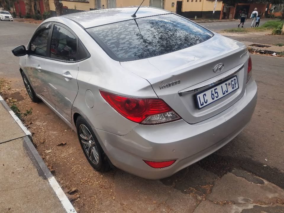 Hyundai Accent 1.6 2012