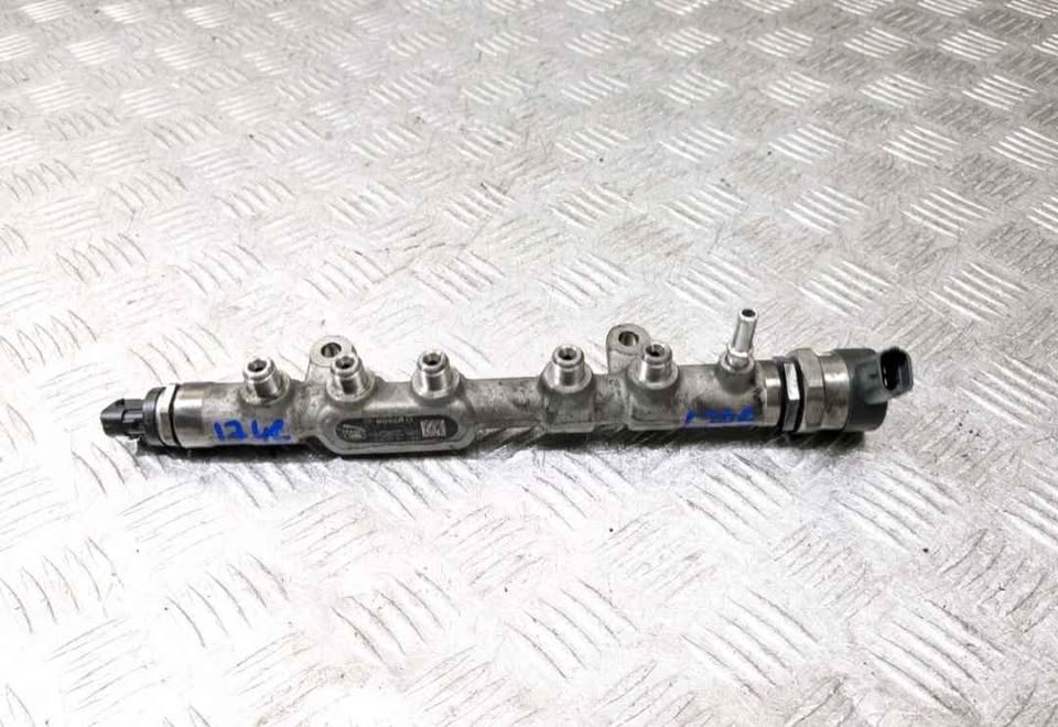 Jaguar xf 2.0d 204DT fuel Injector rail - Private Seller