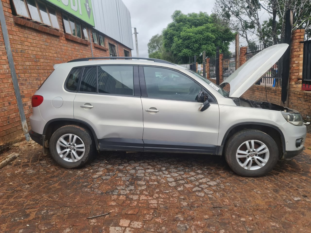 VW TIGUAN 1.4 TSI 2013 STIPPING FOR SPARES - Private Seller VW TIGUAN 1.4 TSI 2013 STIPPING FOR SPARES - Private Seller