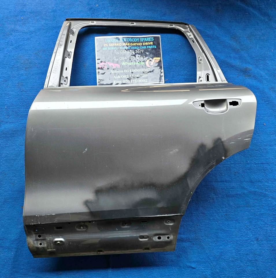Porsche Cayenne Left Rear Door