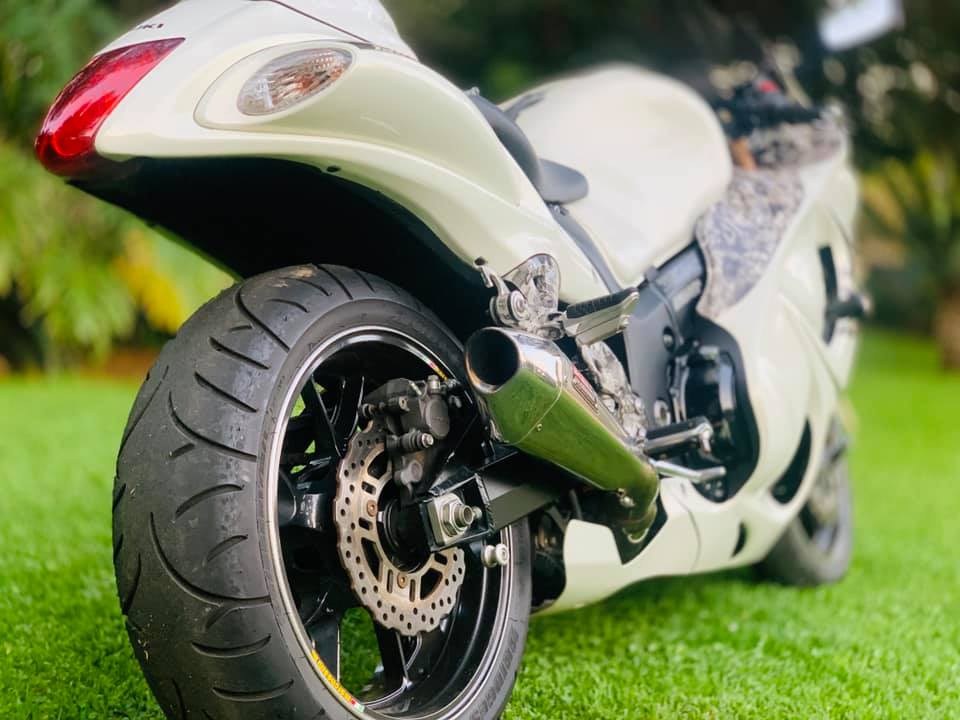 AWESOME SUZUKI GSXR 1300 HAYABUSA - Private Seller