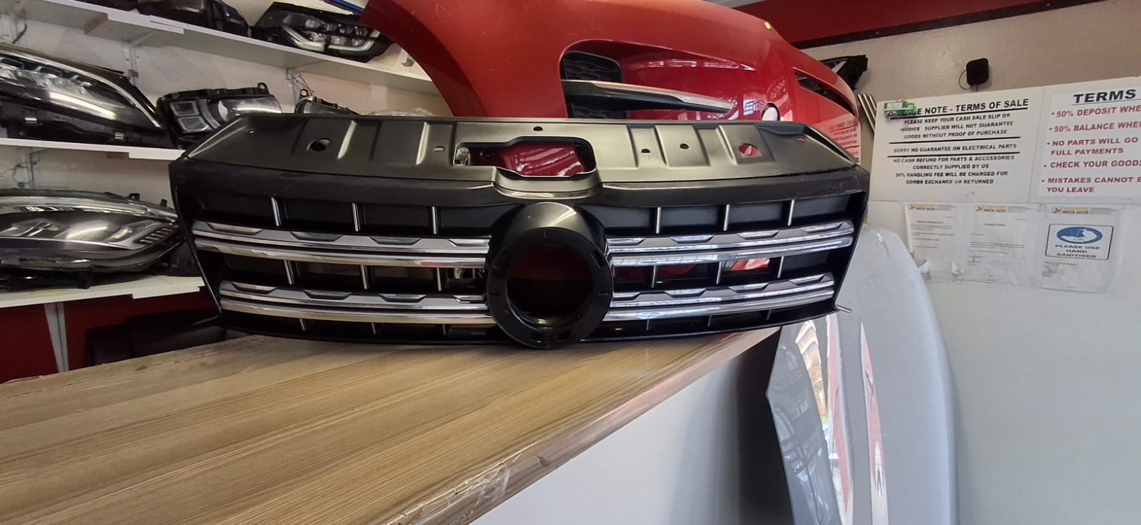 2020 VW AMAROK V6 FRONT GRILL FOR SALE IN GOOD CONDITION - Private Seller 2020 VW AMAROK V6 FRONT GRILL FOR SALE IN GOOD CONDITION - Private Seller