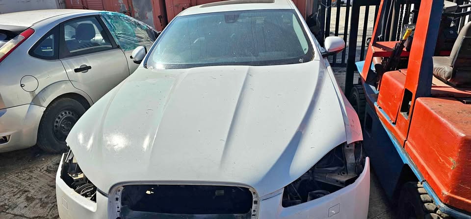2012 JAGUAR XF FACELIFT BONNET FOR SALE - Private Seller 2012 JAGUAR XF FACELIFT BONNET FOR SALE - Private Seller