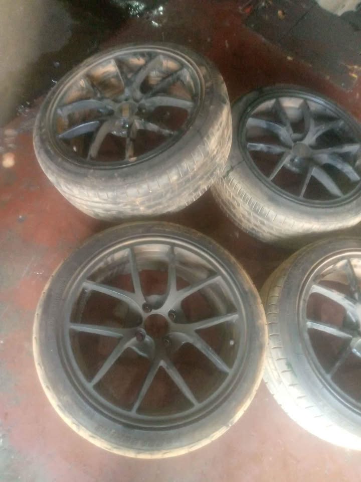 Suzuki swift new shape tire 17 size - Private Seller Suzuki swift new shape tire 17 size - Private Seller