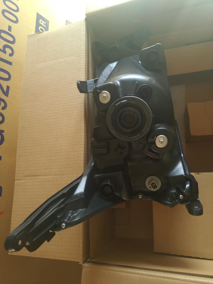 Toyota Avanza headlamp - Private Seller