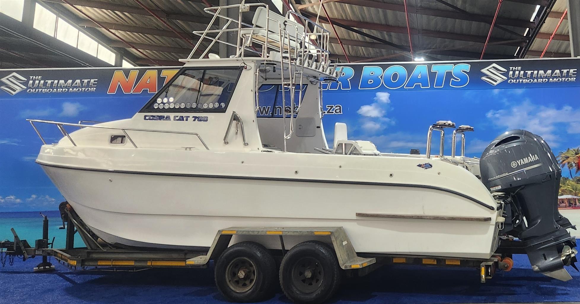 COBRA CAT 700 ON TRAILER 2 X 200 HP YAMAHA 4 STROKES - Private Seller