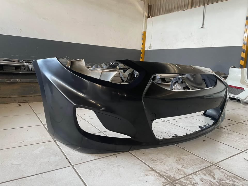 Hyundai accent Front bumper