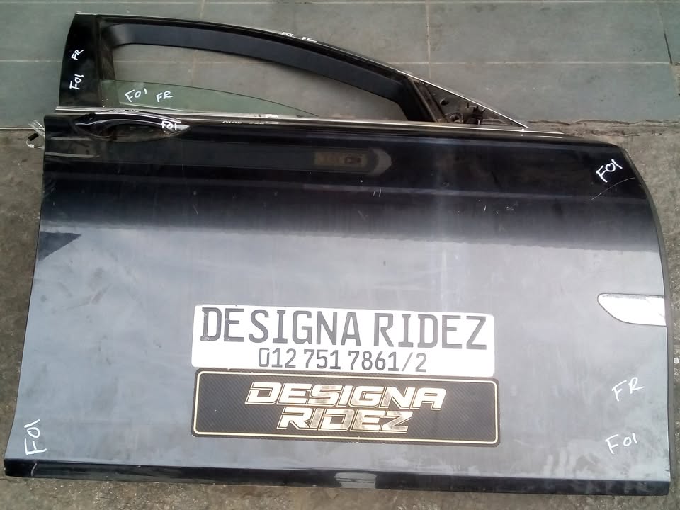 BMW F01 7 SERIES FRONT RIGHT DOOR - Private Seller