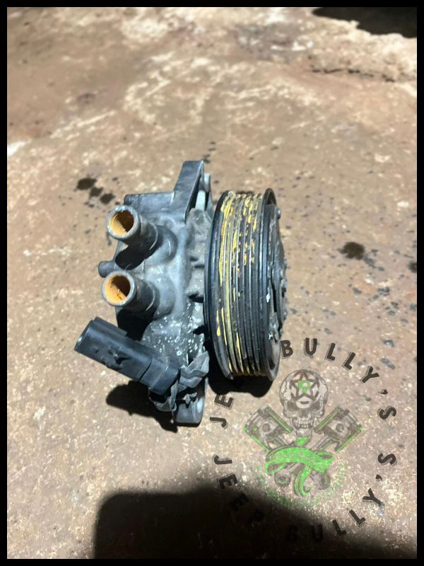 Jeep Cherokee KJ 2.7 CRD Auxiliary Water Heater Pump (Used) - Private Seller Jeep Cherokee KJ 2.7 CRD Auxiliary Water Heater Pump (Used) - Private Seller