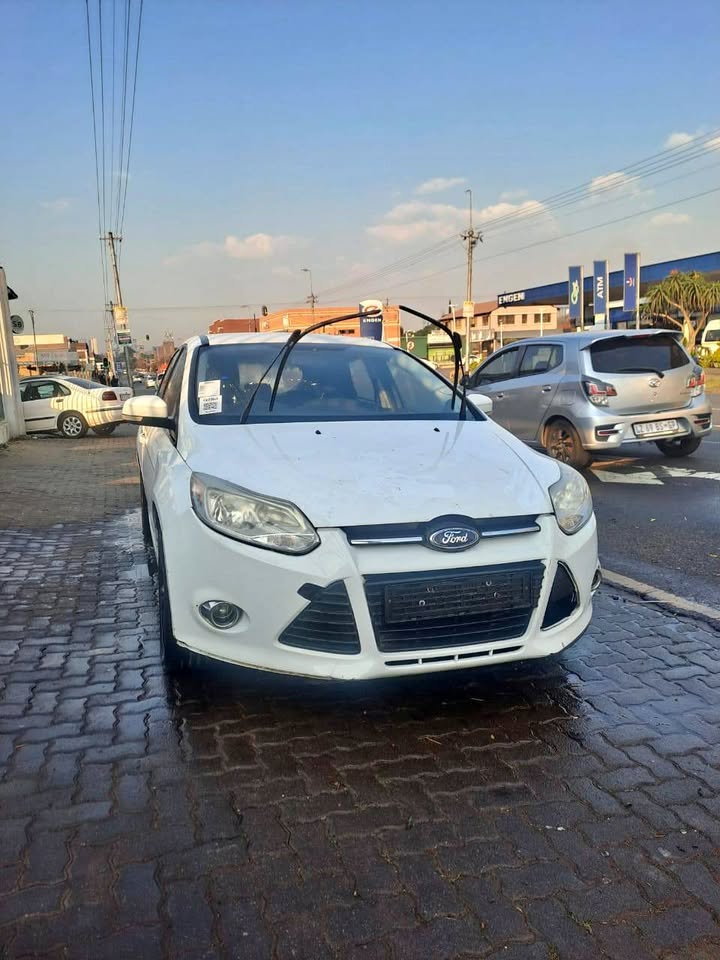Ford Focus 1.6 2014 Spares - Private Seller Ford Focus 1.6 2014 Spares - Private Seller