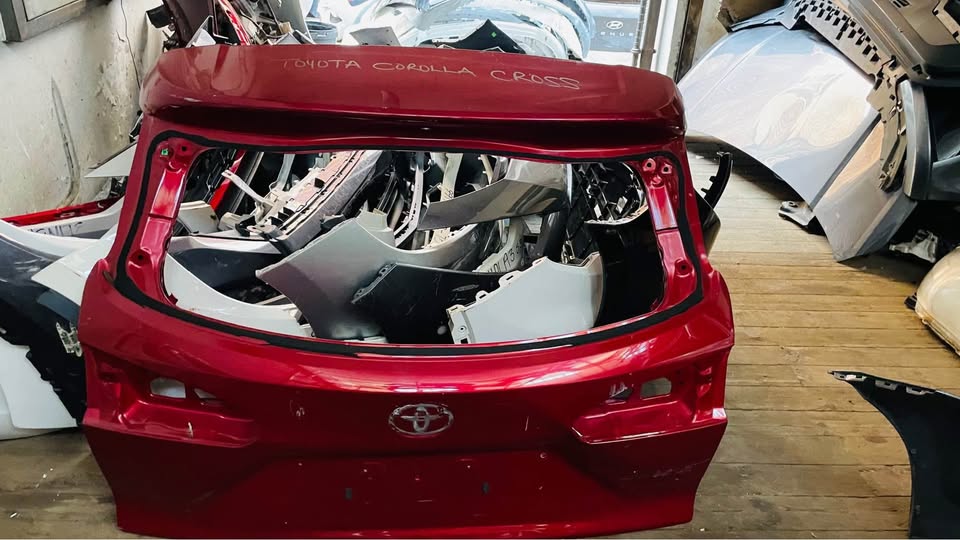 Toyota Corolla Cross tailgate - Private Seller Toyota Corolla Cross tailgate - Private Seller