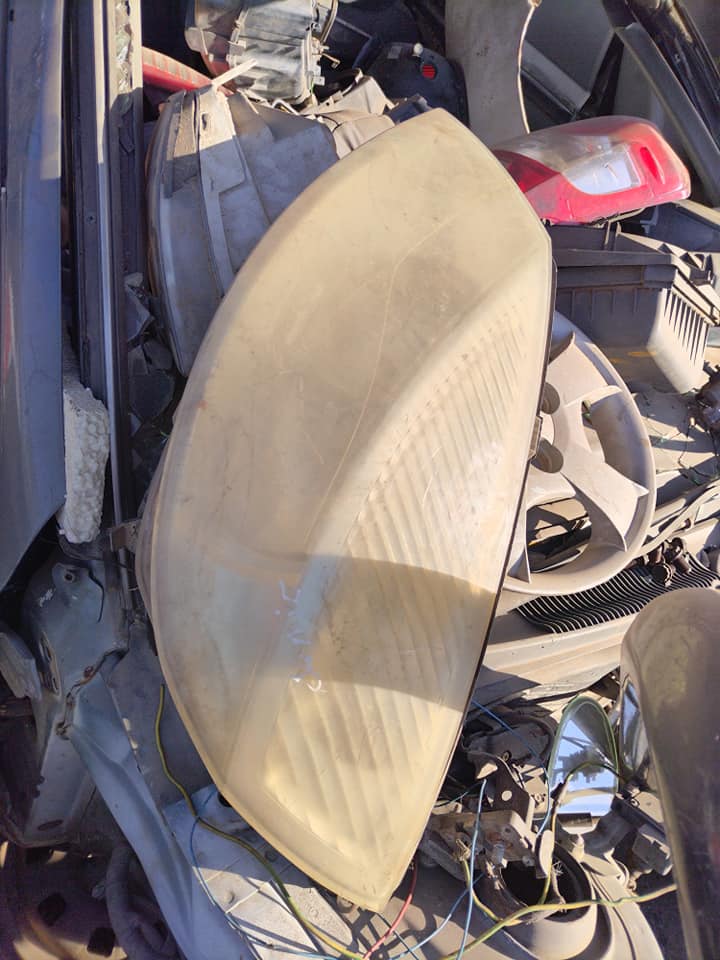 Renault senic L/F headlight Call or WhatsApp me - Private Seller Renault senic L/F headlight Call or WhatsApp me - Private Seller