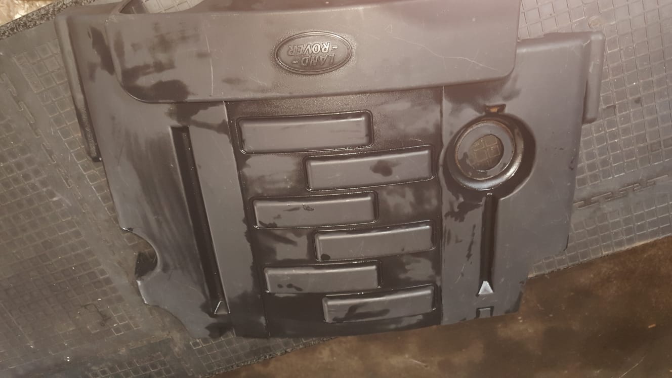 LAND ROVER DISCOVERY 4 3.0L TDV6 ENGINE COVER