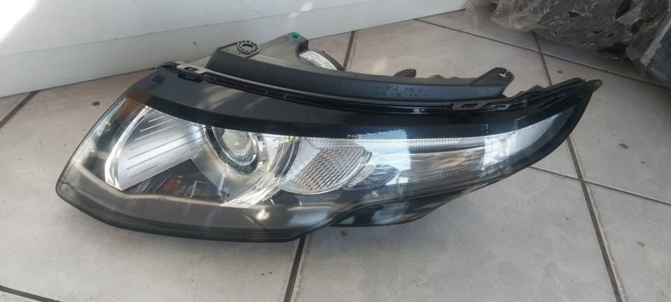 RANGE ROVER EVOGUE HEADLIGHT LHS NORMAL - Private Seller